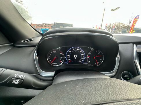 Used 2023 Chevrolet Traverse Premier image 10