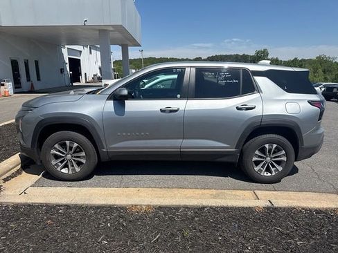 Used 2026 Chevrolet Equinox LT FWD image 9
