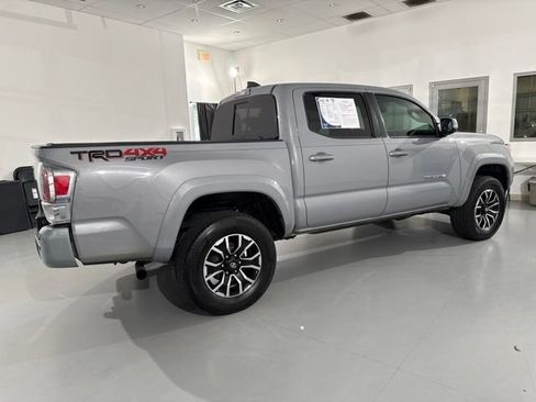 Used 2021 Toyota Tacoma TRD Sport w/ Technology Package AWD/4WD image 12