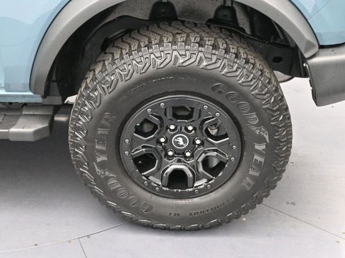 Used 2022 Ford Bronco Wildtrak image 32