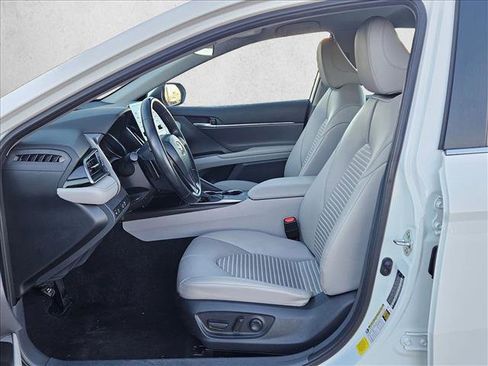 Used 2024 Toyota Camry SE image 15