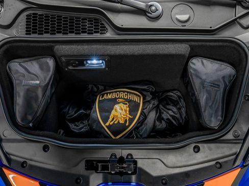 Used 2020 Lamborghini Huracan EVO image 17