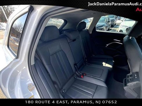 Used 2025 Audi Q5 Premium w/ Convenience Package image 17