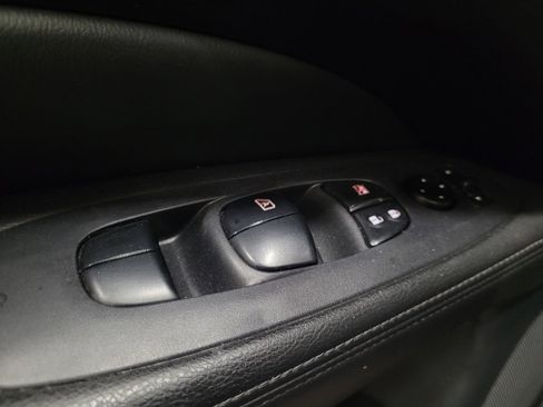 Used 2019 Nissan Pathfinder S AWD/4WD image 27