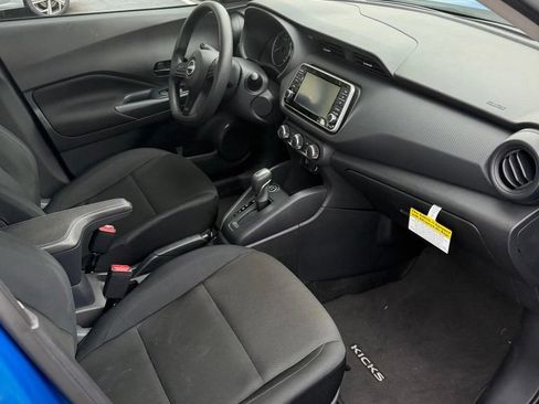 Certified 2025 Nissan Kicks Play S FWD image 9
