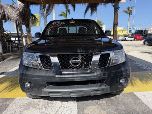 Used 2015 Nissan Frontier SV w/ SV Value Truck Package RWD image 2