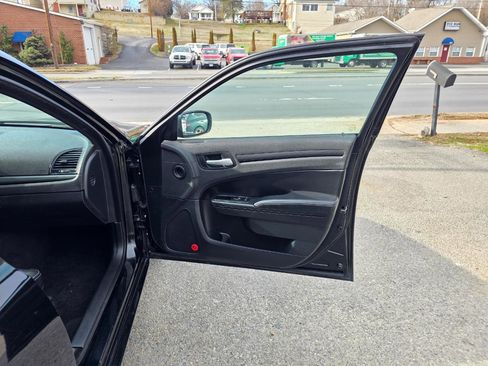 Used 2014 Chrysler 300 S image 14