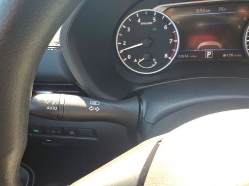 Used 2025 Nissan Sentra SV FWD image 27