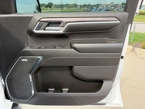 Used 2024 Chevrolet Silverado 1500 LTZ AWD/4WD image 27