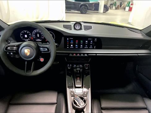 Used 2025 Porsche 911 Carrera image 15