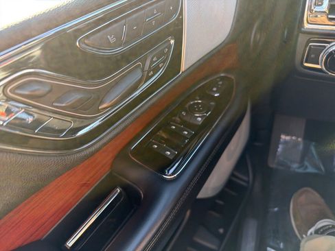 Used 2021 Lincoln Navigator Reserve image 26
