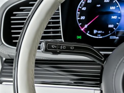 Used 2024 Mercedes-Benz Maybach GLS 600 4MATIC image 31