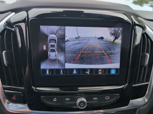 Used 2023 Chevrolet Traverse High Country FWD image 15