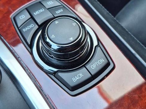 Used 2011 BMW ALPINA B7 w/ Driver Assistance Pkg image 56