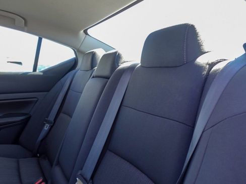 Used 2024 Nissan Altima 2.5 SV image 11