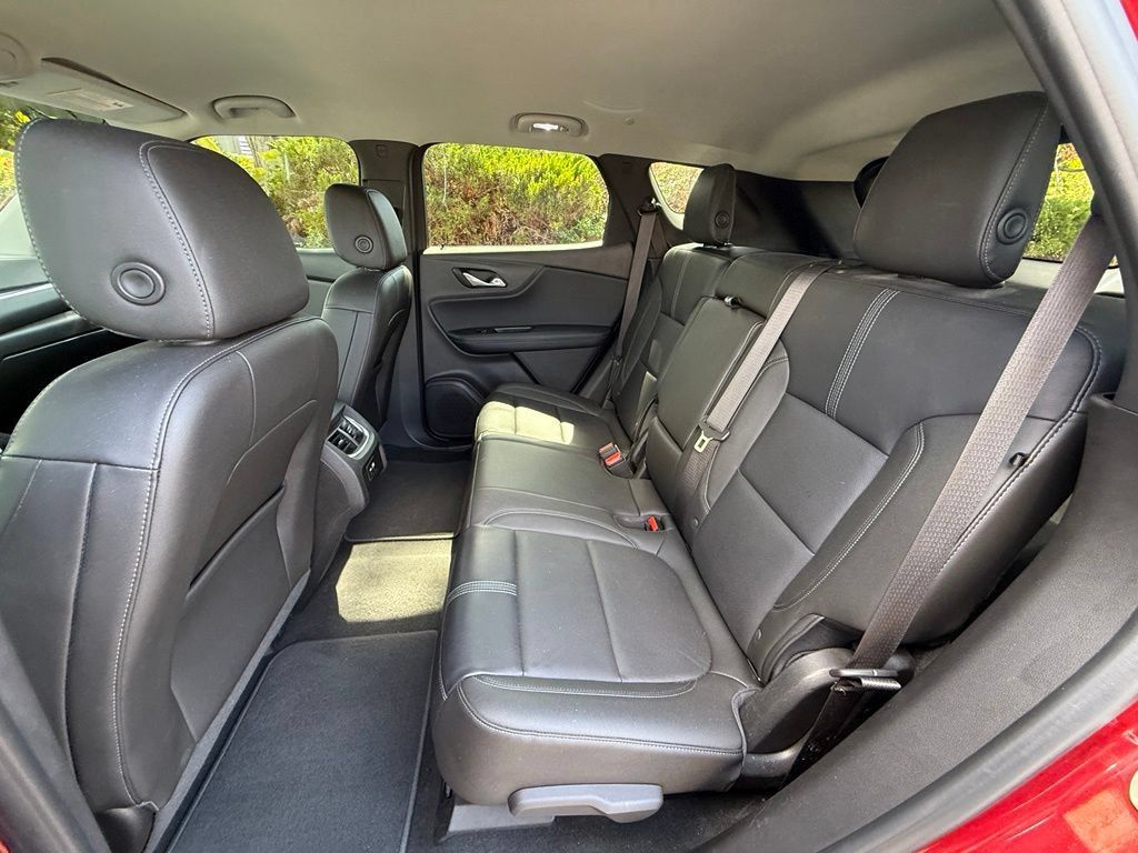 Used 2019 Chevrolet Blazer LT FWD image 32