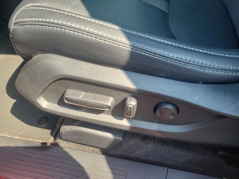 Certified 2025 Honda Pilot Touring image 19