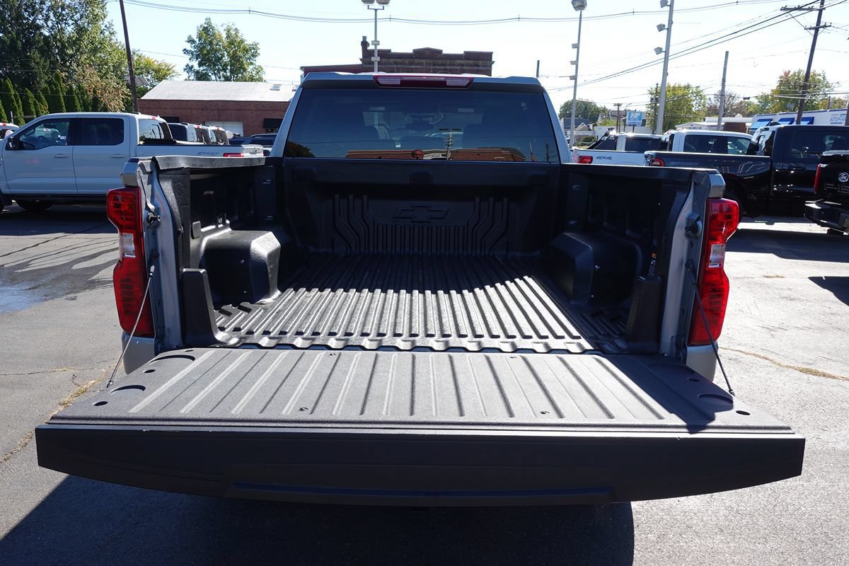 Used 2024 Chevrolet Silverado 1500 LT AWD/4WD image 26