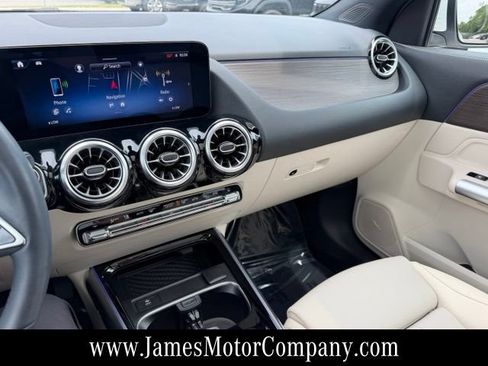 Certified 2025 Mercedes-Benz GLA 250 4MATIC image 19