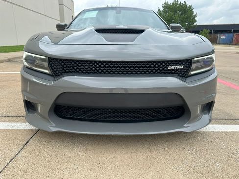 Used 2017 Dodge Charger R/T RWD image 4