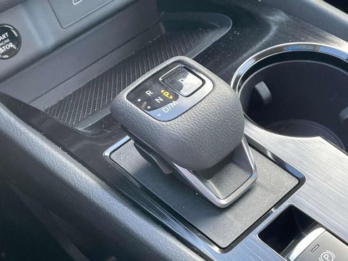 Used 2024 Nissan Rogue S image 30