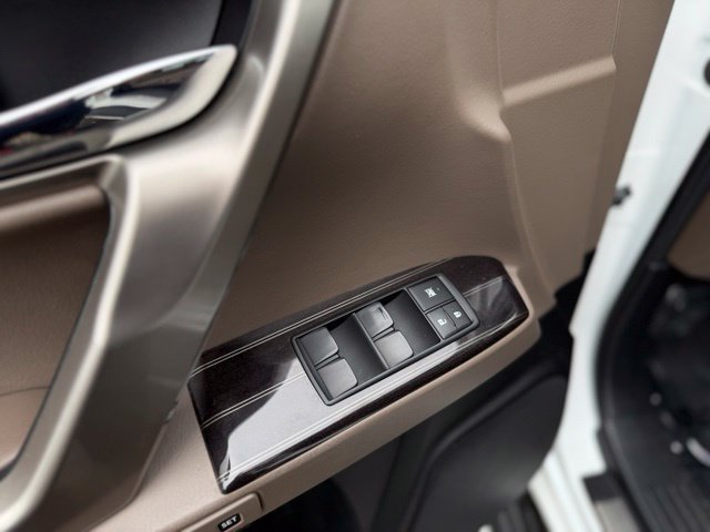 Used 2021 Lexus GX 460 Premium w/ Premium Package AWD/4WD image 15