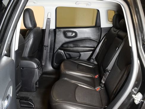 Used 2020 Jeep Compass Latitude FWD image 27