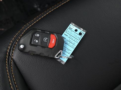 Used 2024 Jeep Gladiator Sport w/ Premium Package image 16