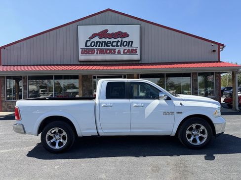 Used 2017 RAM 1500 Laramie RWD image 3