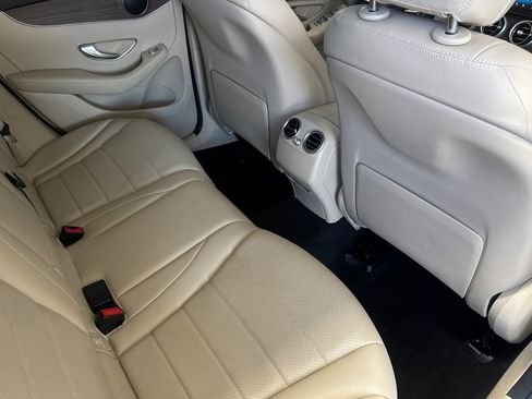 Used 2022 Mercedes-Benz GLC 300 4MATIC image 30