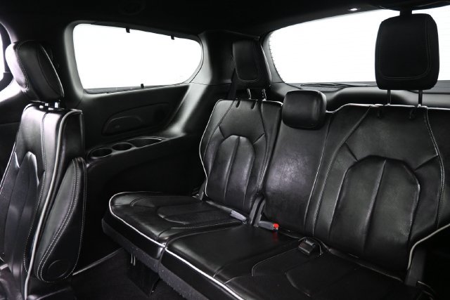 Used 2025 Chrysler Pacifica Limited FWD image 20