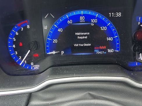 Used 2022 Toyota Corolla Cross XLE w/ Convenience Package image 12