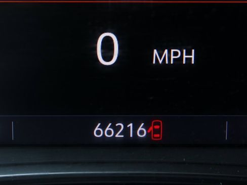 Used 2022 Chevrolet Traverse LT image 22