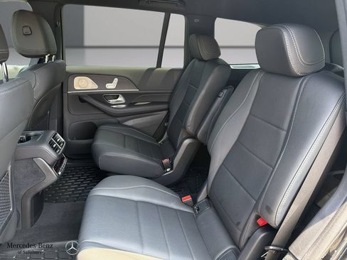 Used 2025 Mercedes-Benz GLS 450 4MATIC image 15