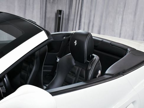 Used 2013 Ferrari California image 77