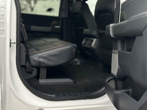 New 2026 Ford Expedition Active image 22