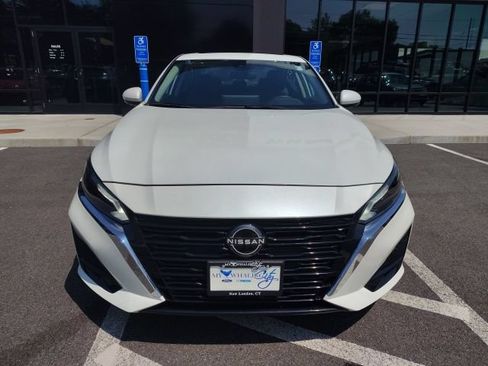 Used 2024 Nissan Altima 2.5 SL AWD/4WD image 2