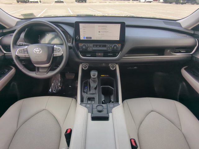 Certified 2025 Toyota Grand Highlander FWD image 18