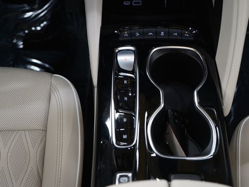 Used 2022 Buick Envision Avenir w/ Technology Package II image 17