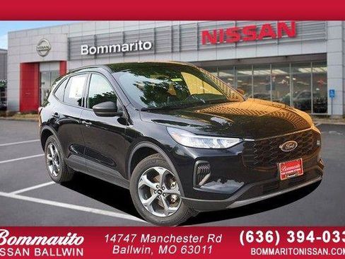 Used 2025 Ford Escape ST-Line AWD/4WD image 1