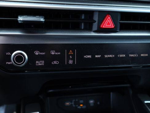 Used 2025 Kia Sorento EX image 9