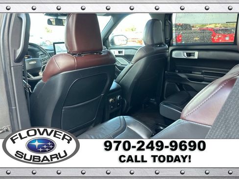 Used 2020 Ford Explorer Platinum w/ Premium Technology Package AWD/4WD image 20