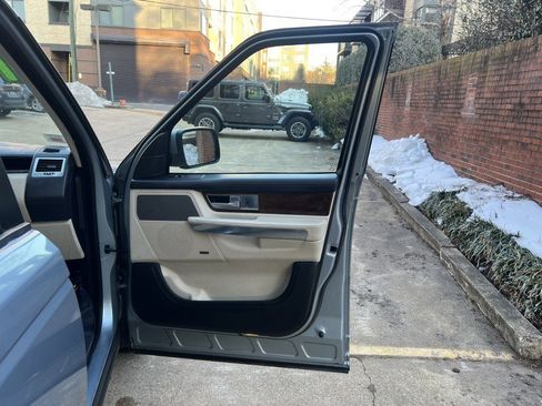 Used 2011 Land Rover Range Rover Sport HSE LUX image 11