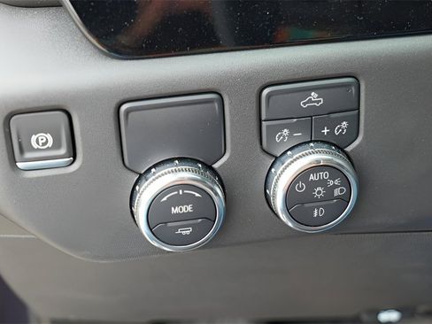 New 2025 GMC Sierra 1500 Elevation image 18