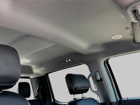 Used 2023 Ford F250 Lariat w/ Lariat Ultimate Package AWD/4WD image 11