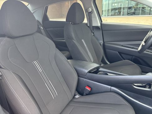 Used 2024 Hyundai Elantra SEL w/ Convenience Package FWD image 10