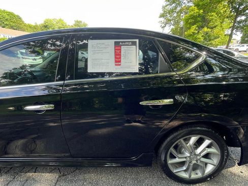 Used 2015 Nissan Sentra SR w/ SR Premium Package FWD image 4