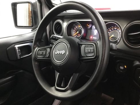 Used 2021 Jeep Gladiator Sport image 27