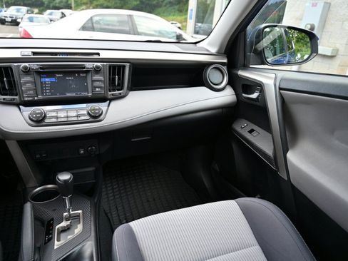 Used 2015 Toyota RAV4 XLE AWD/4WD image 13