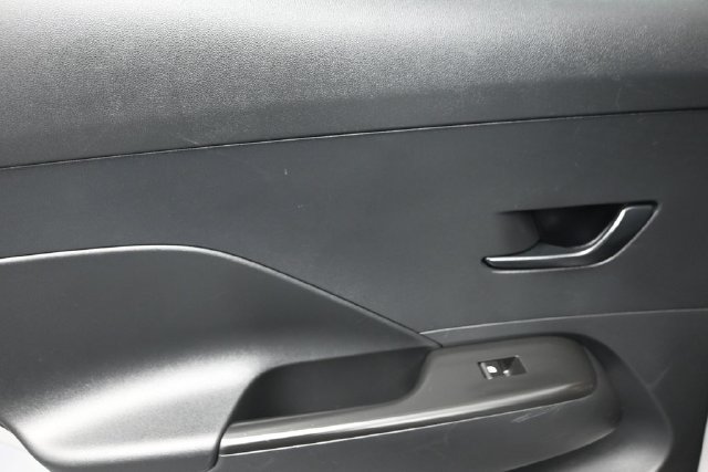 Used 2025 Hyundai Kona SEL FWD image 9